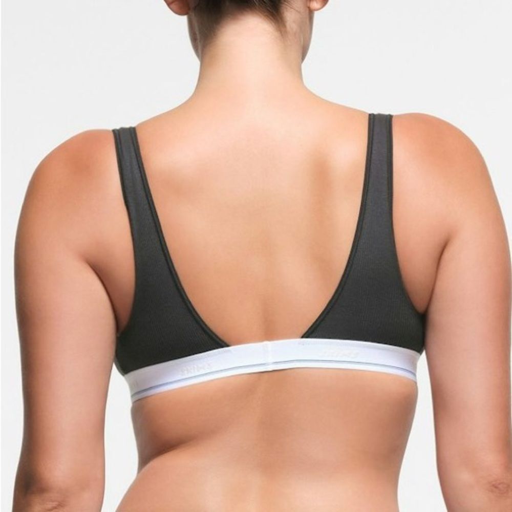 NWT SKIMS Cotton Rib Plunge Bralette Size 4X Sport Stripe Black White Logo Band - Picture 4 of 12